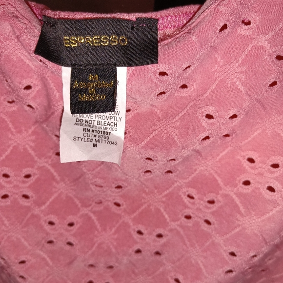 ⭐️Keyhole Expresso Pink Top ⭐️3 items for $10.00 bundle items to get the deal!⭐️ - Picture 11 of 12